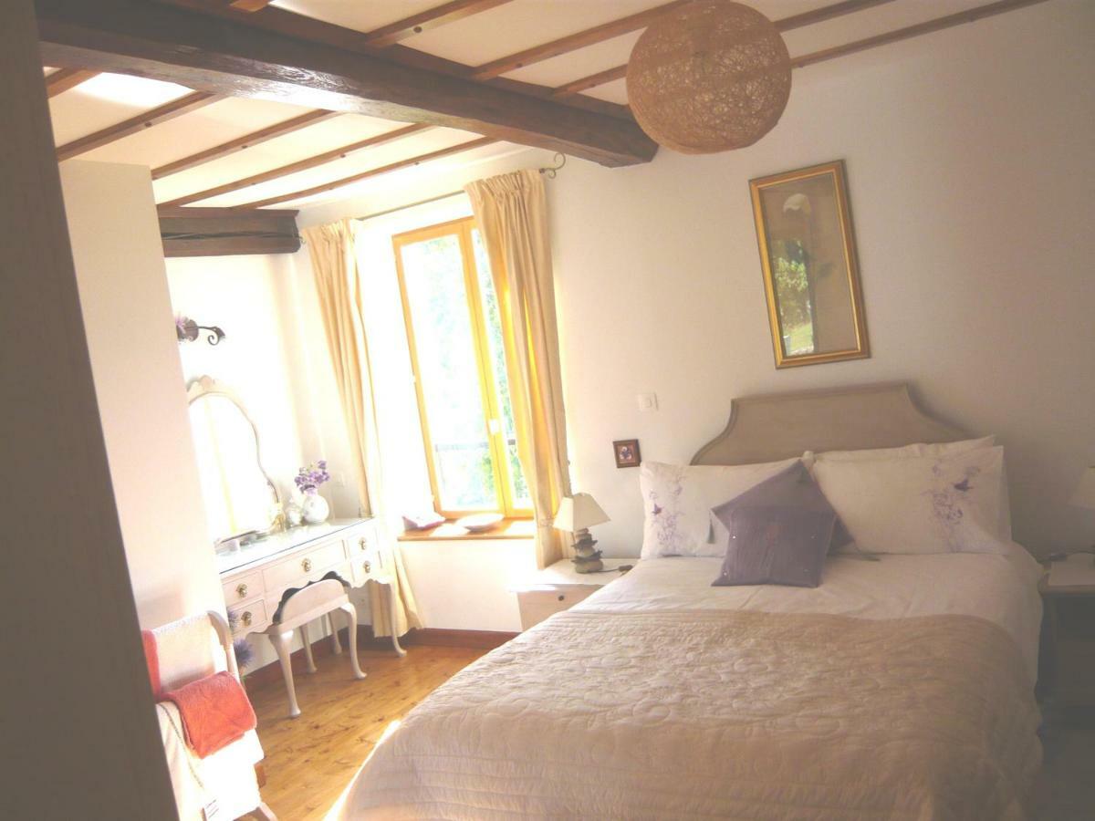 Le Rocher B&B Yvrandes Екстер'єр фото